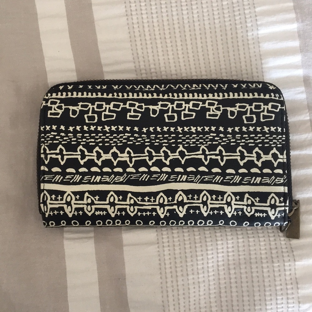 Black and off white wallet